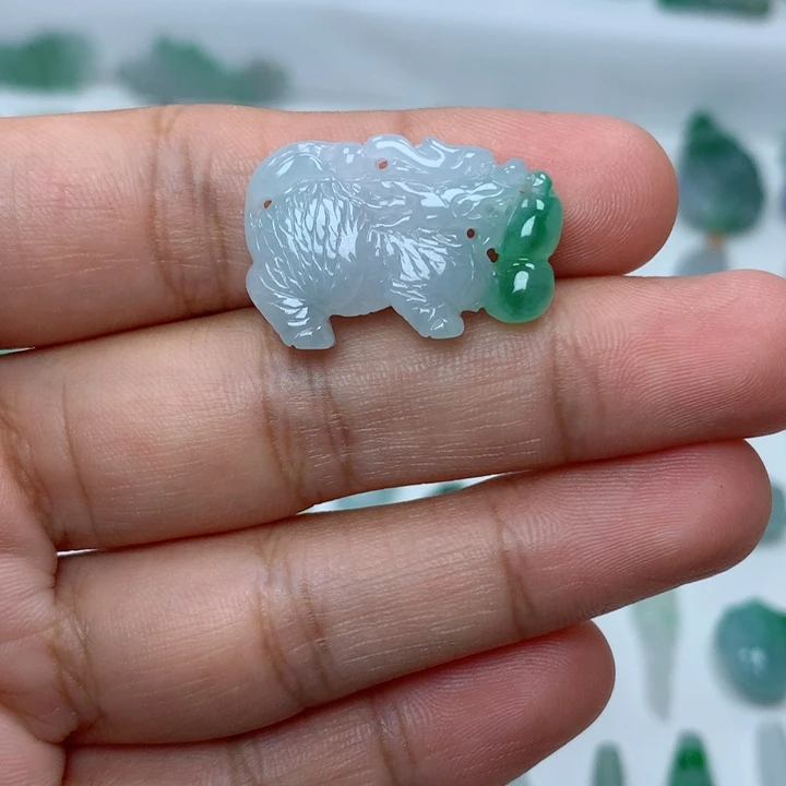 吊坠(不含链)未镶嵌翡翠
