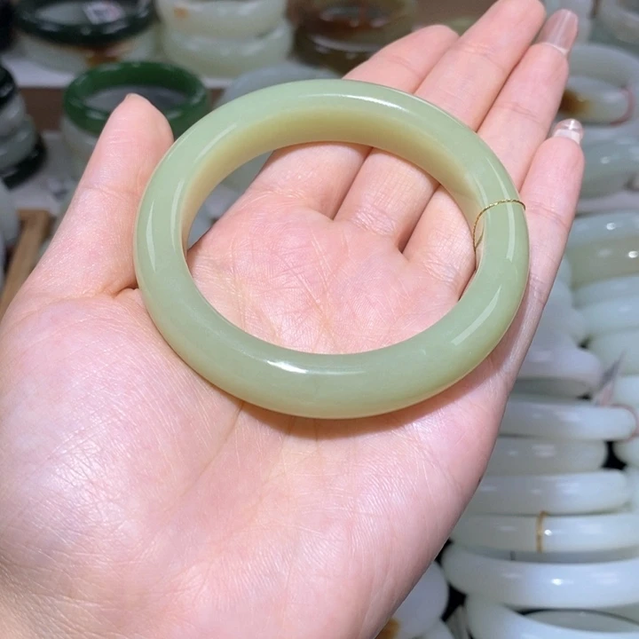 和田玉手镯未镶嵌且末黄玉镯