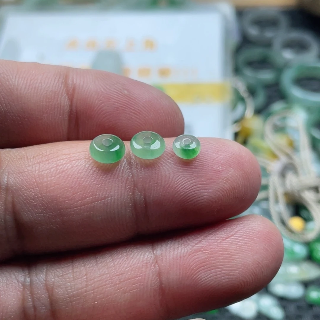 未镶嵌挂件翡翠随****儿翡翠