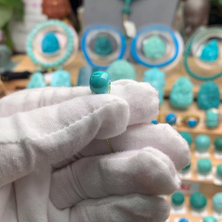 绿松石未镶嵌珠宝奇石