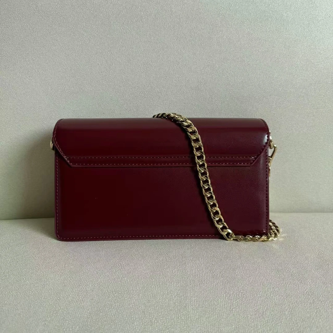 红色横款百搭单肩斜挎链条包