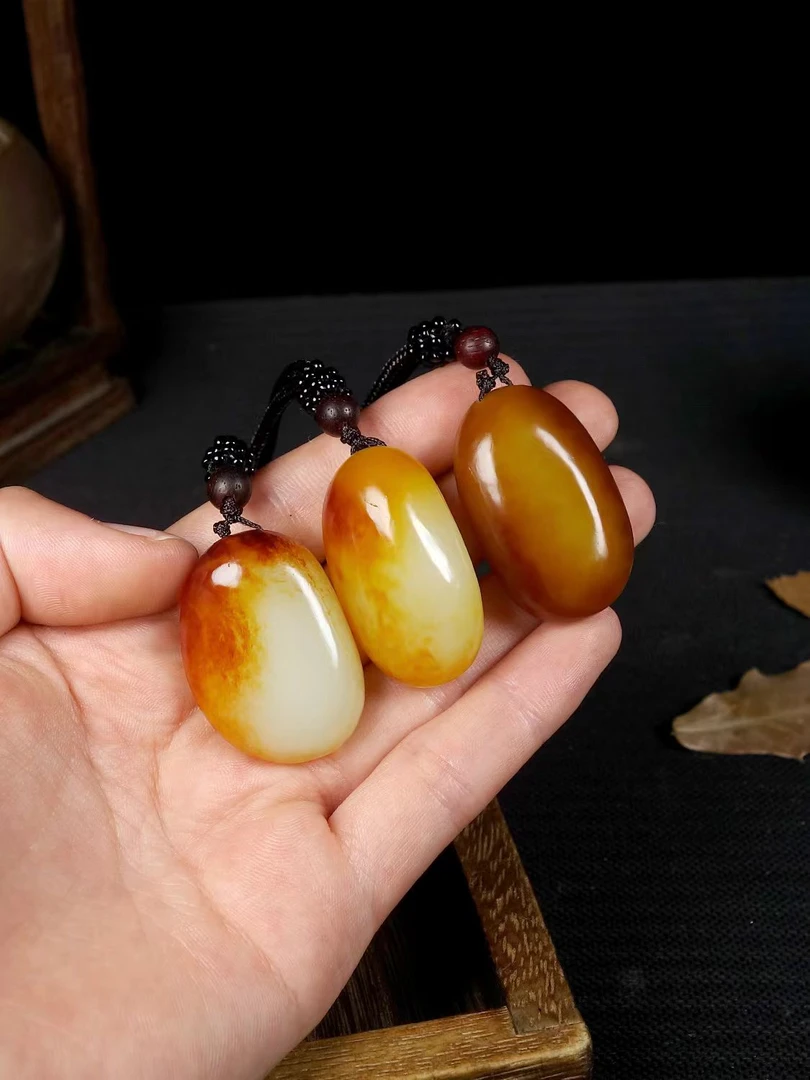 天然新疆和田玉原石经典吊坠时尚百搭民族风男女款挂坠简约款玉佩