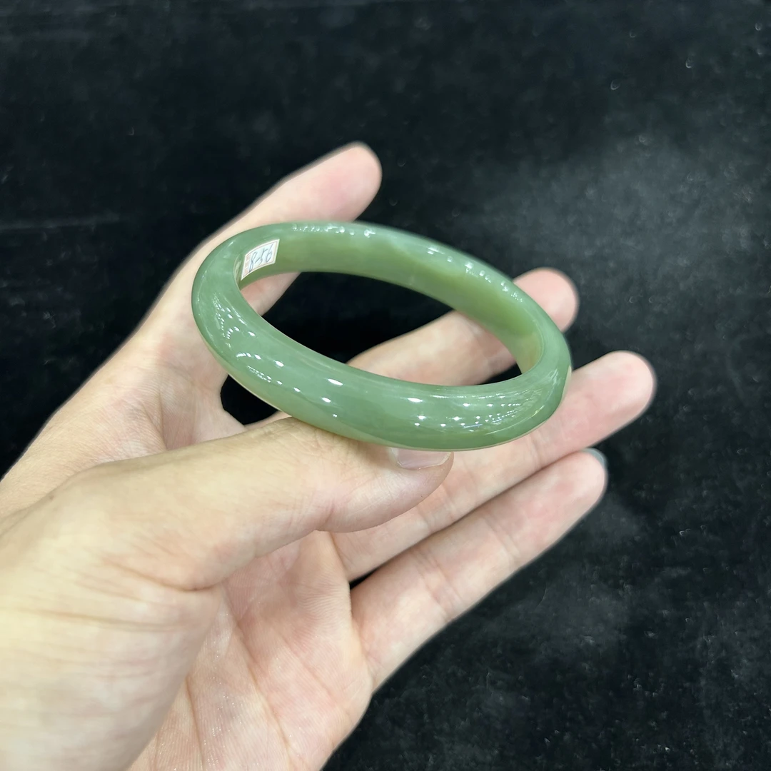 内径58粉青绿猫眼手镯无黑点和田玉老料正装镯玉器夹层料油润清新