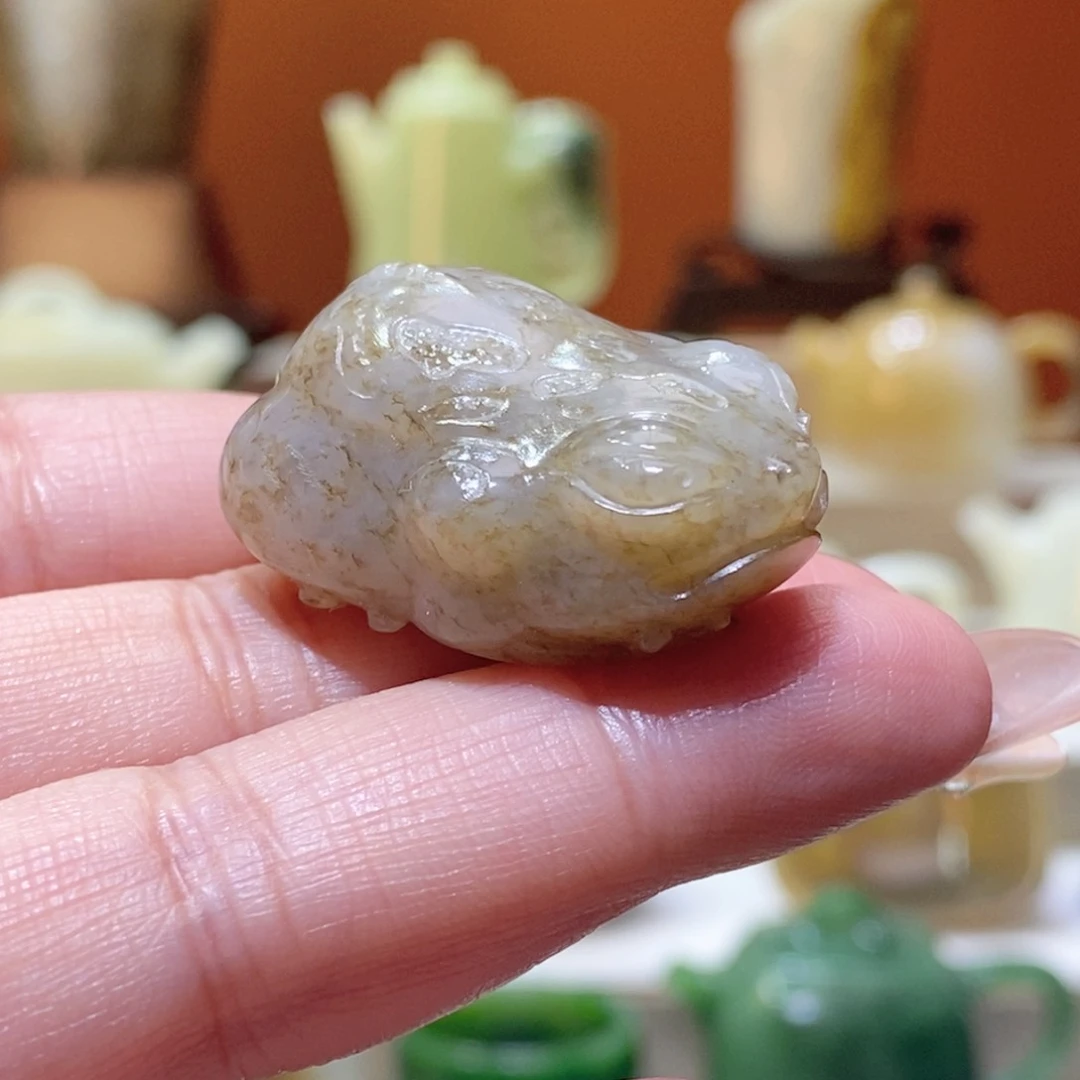 未镶嵌和田玉摆件新疆和田玉糖草花呱呱来财