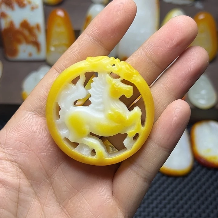和田玉未镶嵌颈饰