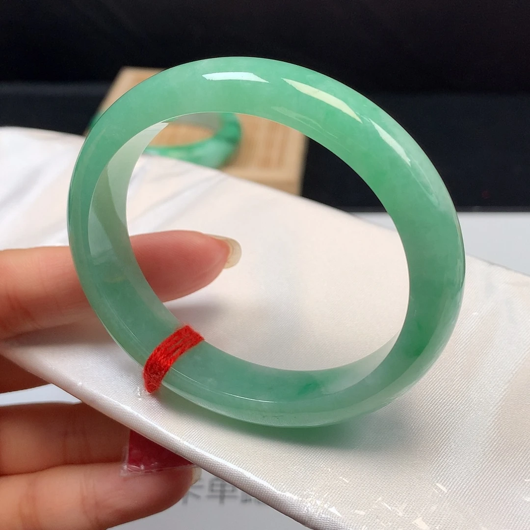 翡翠未镶嵌手镯1528贵妃
