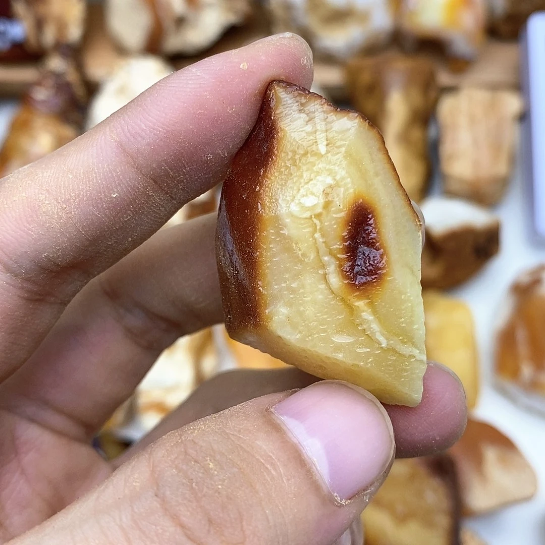 定制蜜蜡未镶嵌裸石