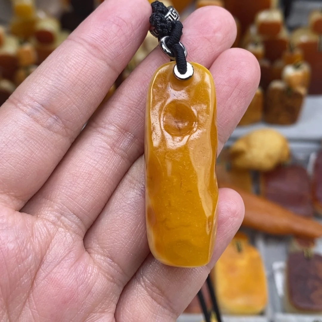 蜜蜡未镶嵌珠宝奇石