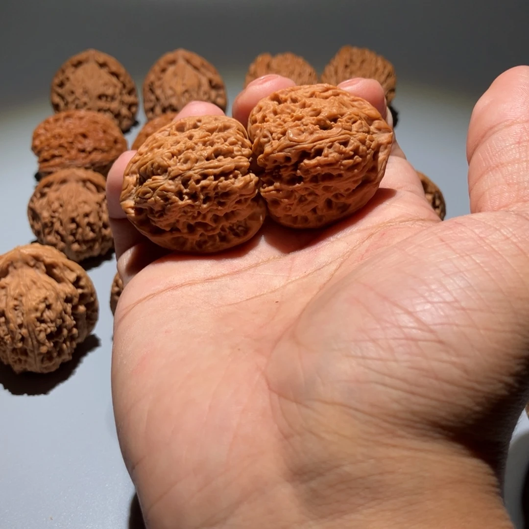 D***n文玩核桃把件37尺全品三角疆色差涿鹿南疆石