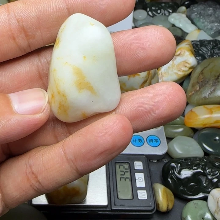 颈饰未镶嵌和田玉(子料)言****o