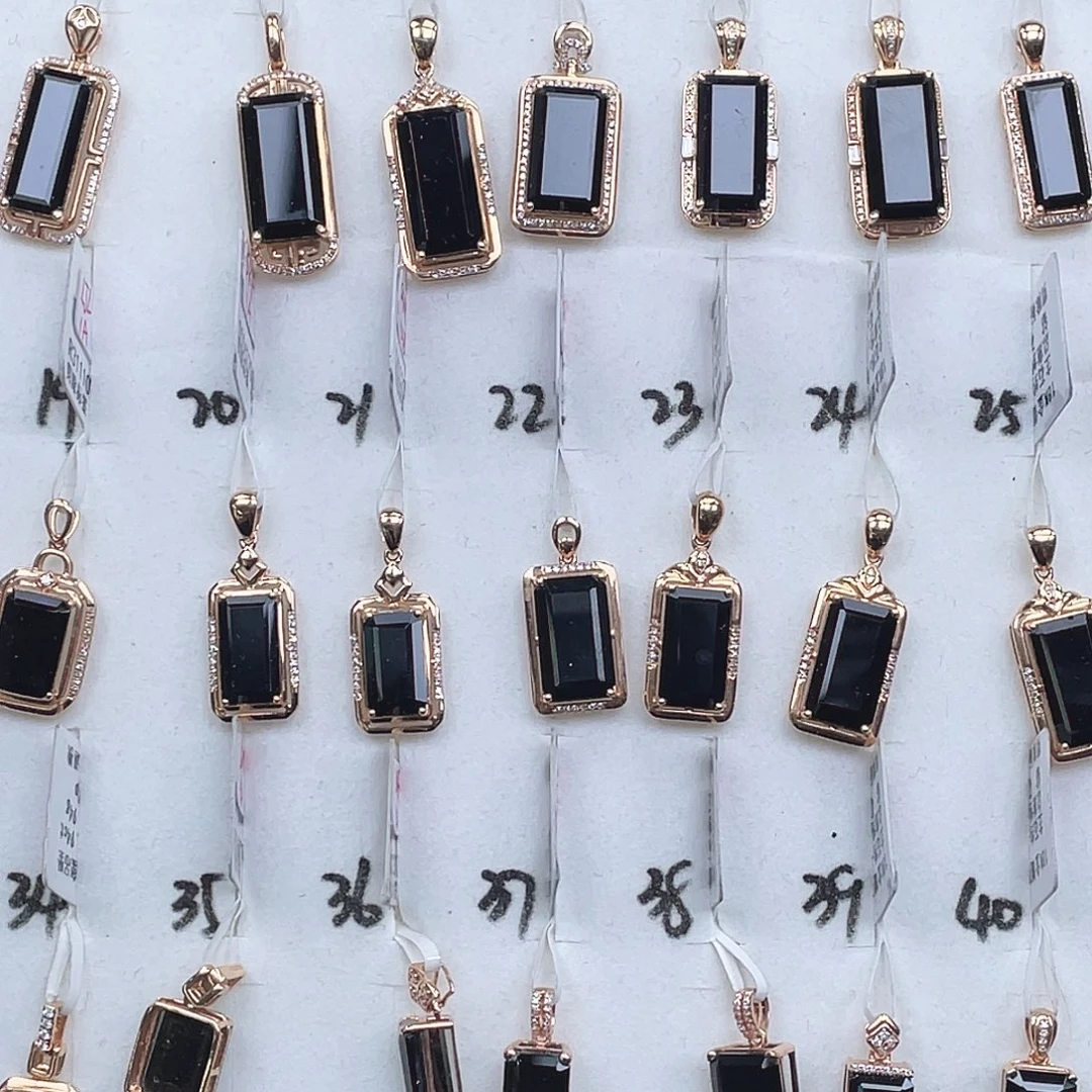 18K金镶嵌碧玺吊坠(不含链)