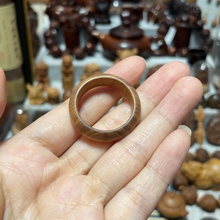 如***爷檀香木其他内径22戒指保真印度迈索尔老山檀香