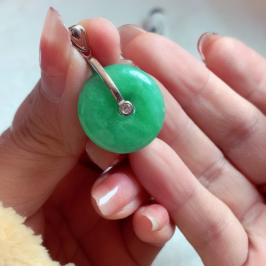 翡翠颈饰银S925镶嵌翡翠