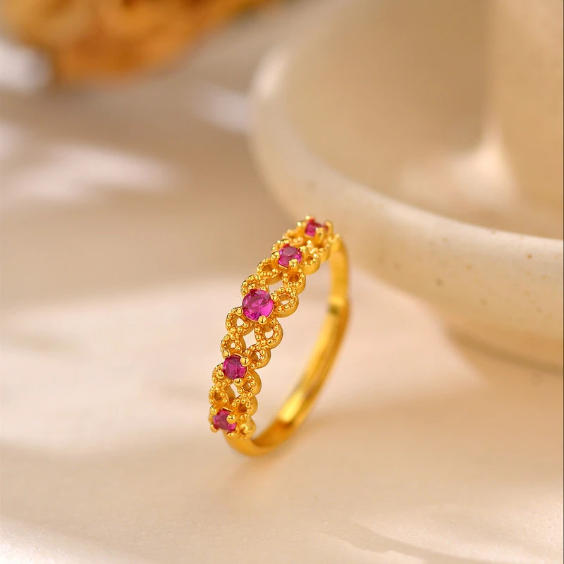 铜合金锆石戒指 镂空吉祥纹路戒指镶嵌红色锆石精美满钻复古指环