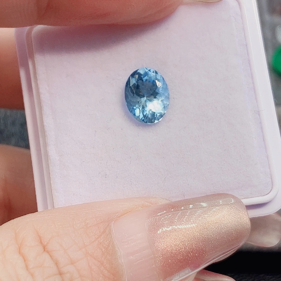 海蓝宝石裸石1.99克拉