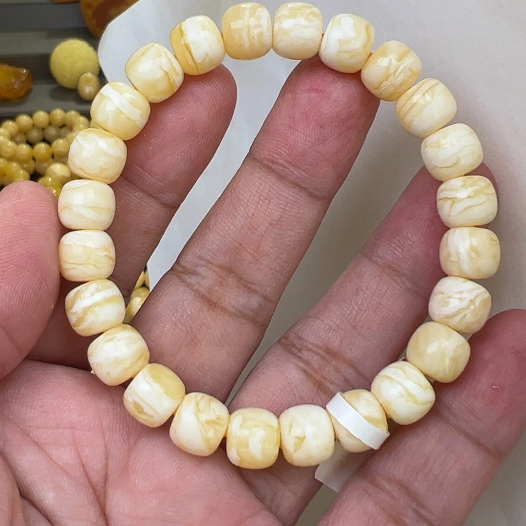 L***•蜜蜡未镶嵌裸石9加11.35克