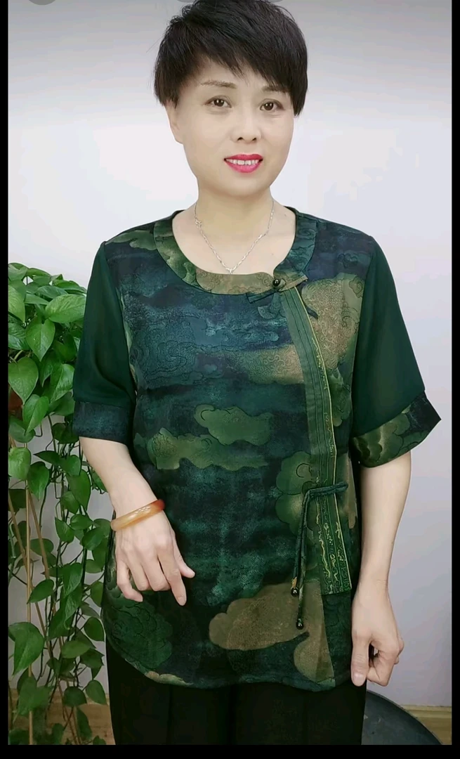 云锦花萝刺绣加肥大码衫