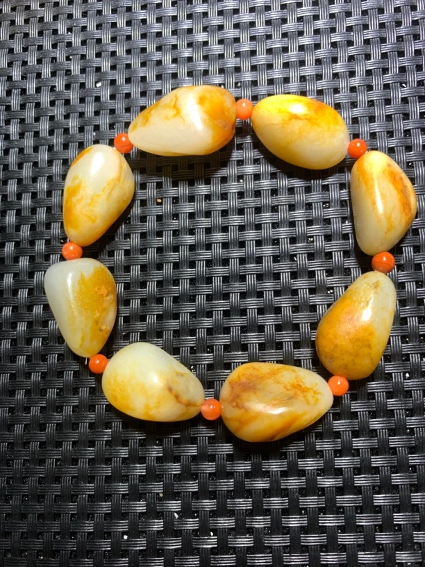 新疆和田玉饱满手串65.2克