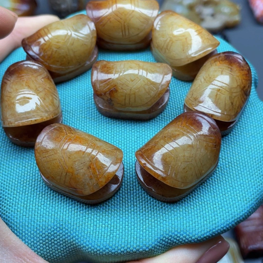 掠***者和田玉未镶嵌颈饰