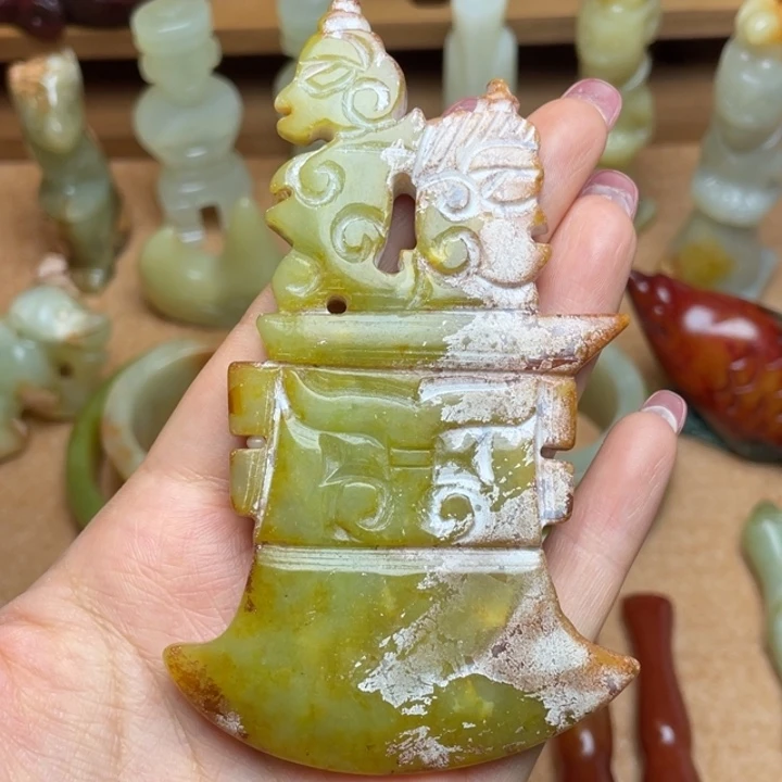 蛇纹石玉未镶嵌颈饰