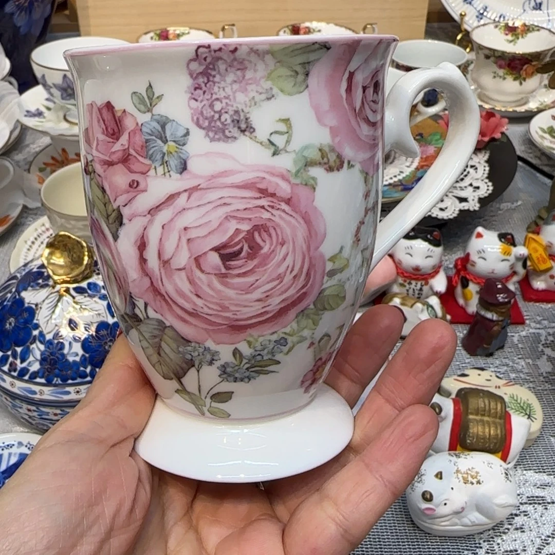 茶盏咖啡杯里的咖啡是我最