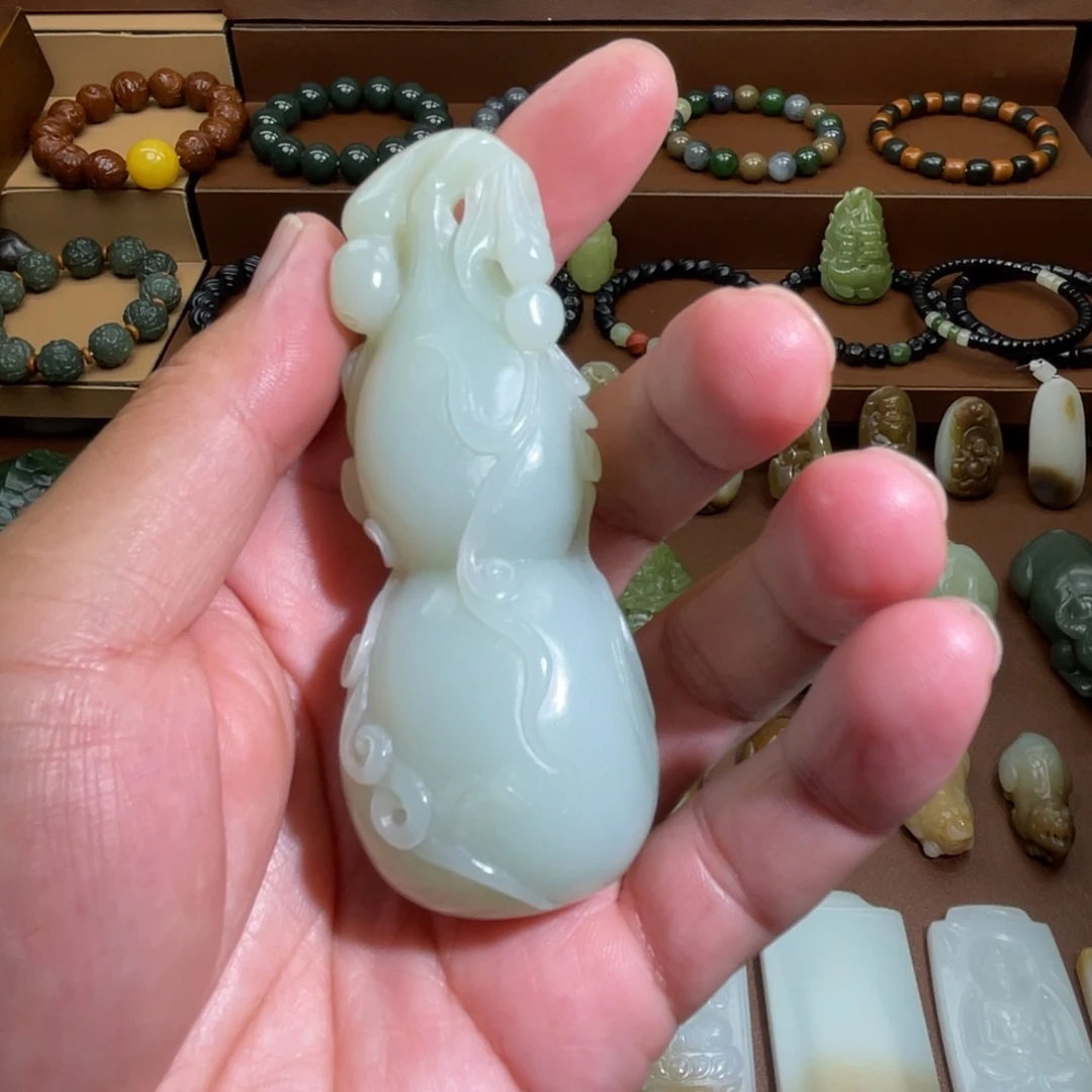 麦***芽颈饰未镶嵌和田玉