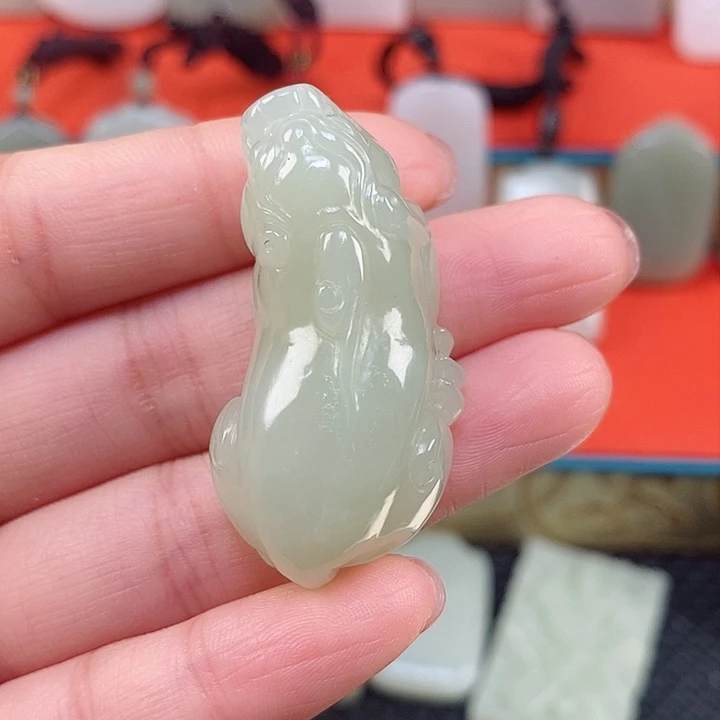 颈饰未镶嵌和田玉