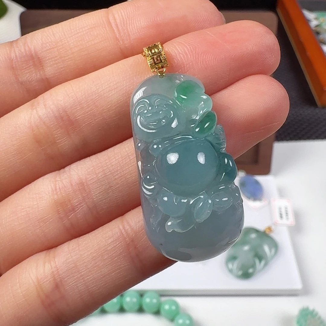 翡翠18K金镶嵌颈饰