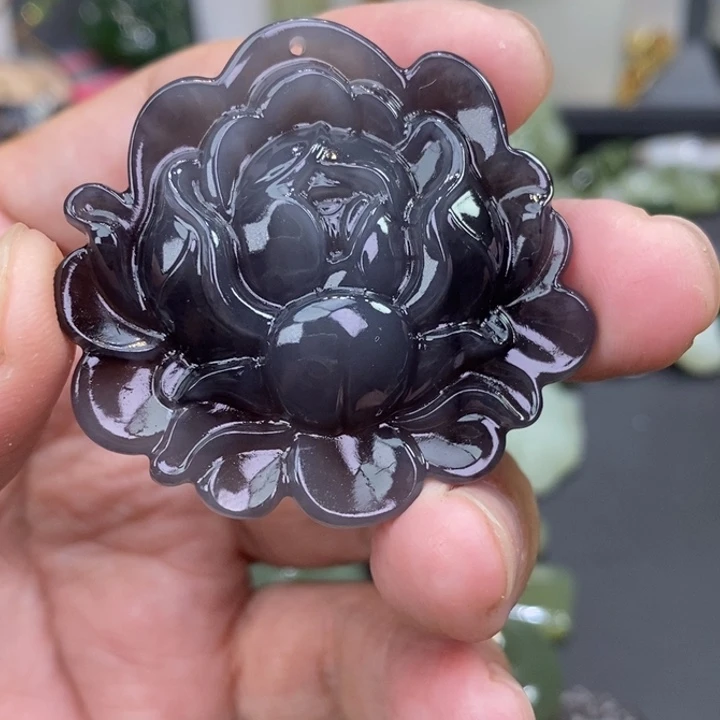 人***果和田玉未镶嵌颈饰