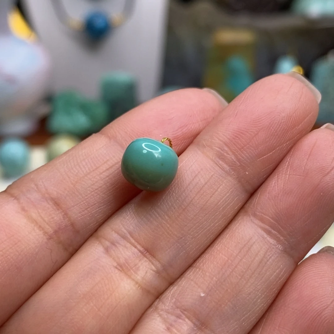 绿松石未镶嵌珠宝奇石8.3×7.5