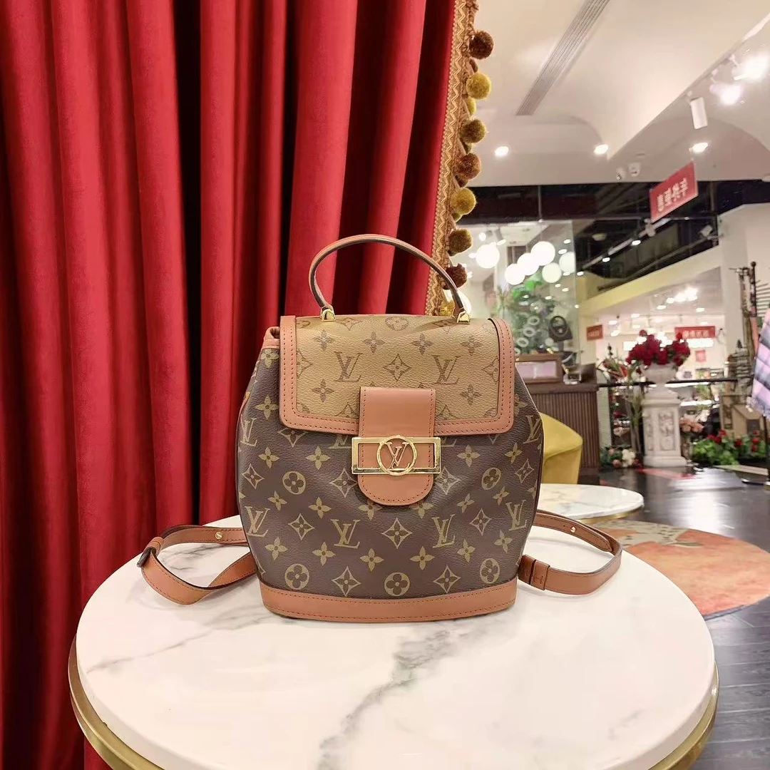 95新 LouisVuitton/路易威登 达芙妮双肩包书包芯片款/26321575