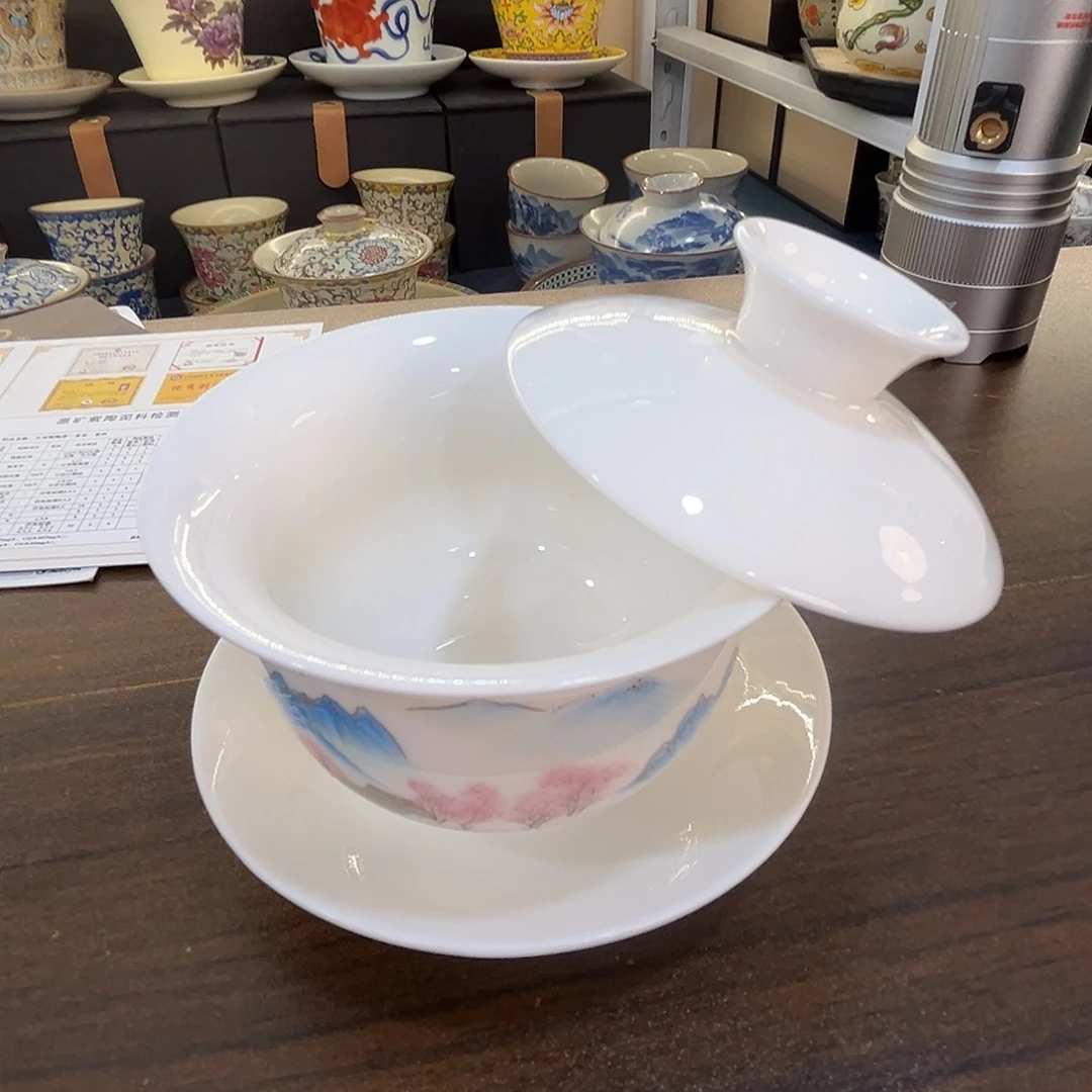 这些盖碗很漂亮！！！