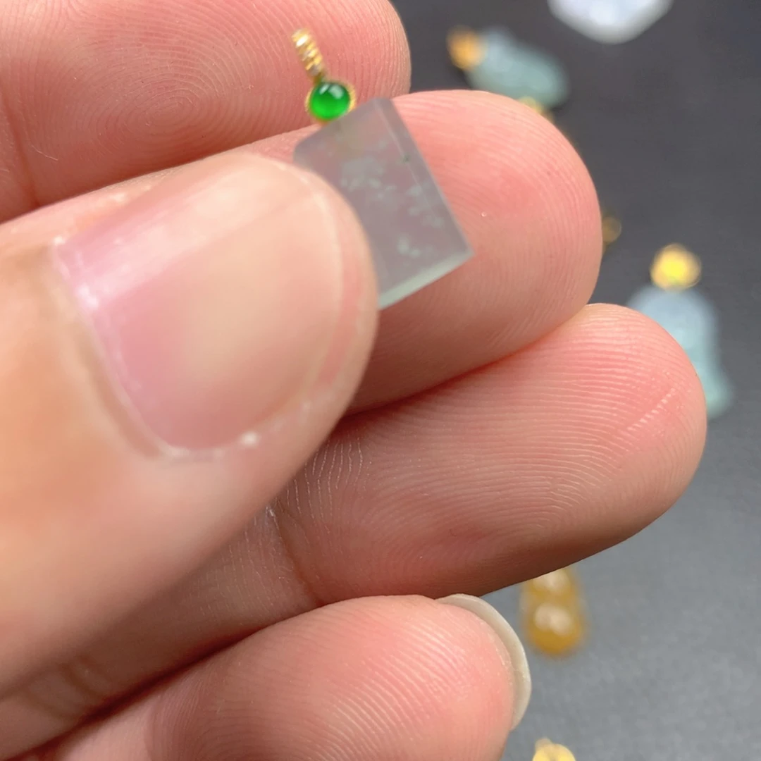 【闪购商品】颈饰18K金镶嵌翡翠翡翠