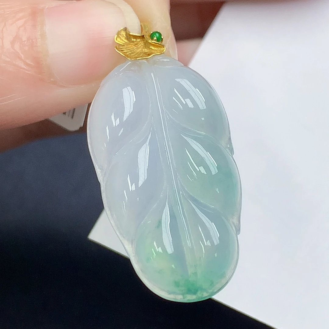 颈饰18K金镶嵌翡翠