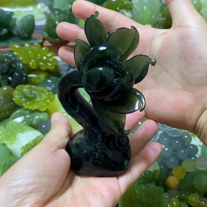 【闪购商品】蛇纹石玉未镶嵌把件