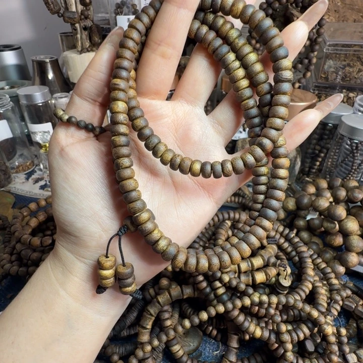 红***者沉香碎屑沉香海南老白奇07虫漏算盘珠多圈老料