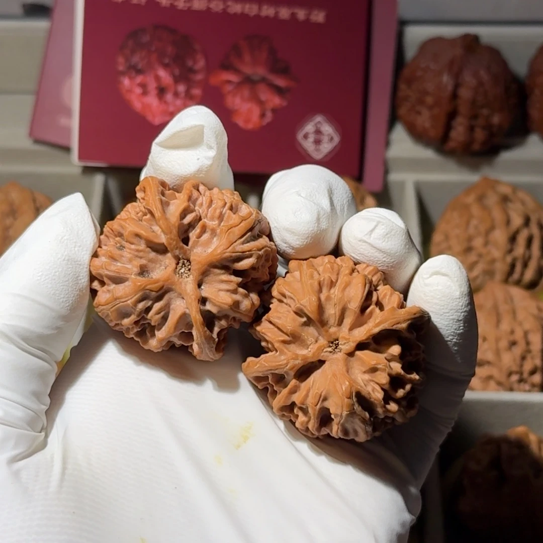 文玩核桃吊坠苹果园