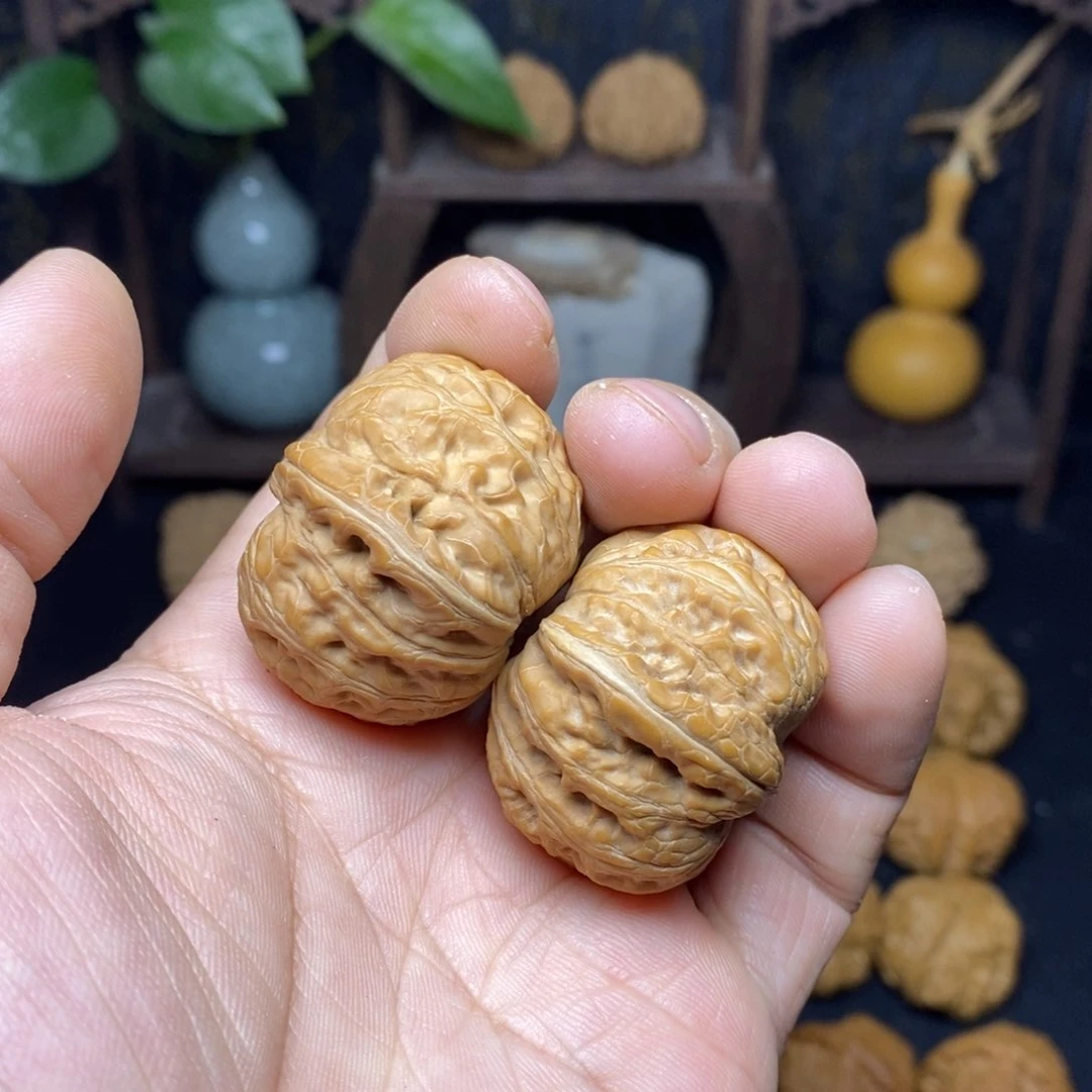 文玩核桃吊坠猪**子37元宝