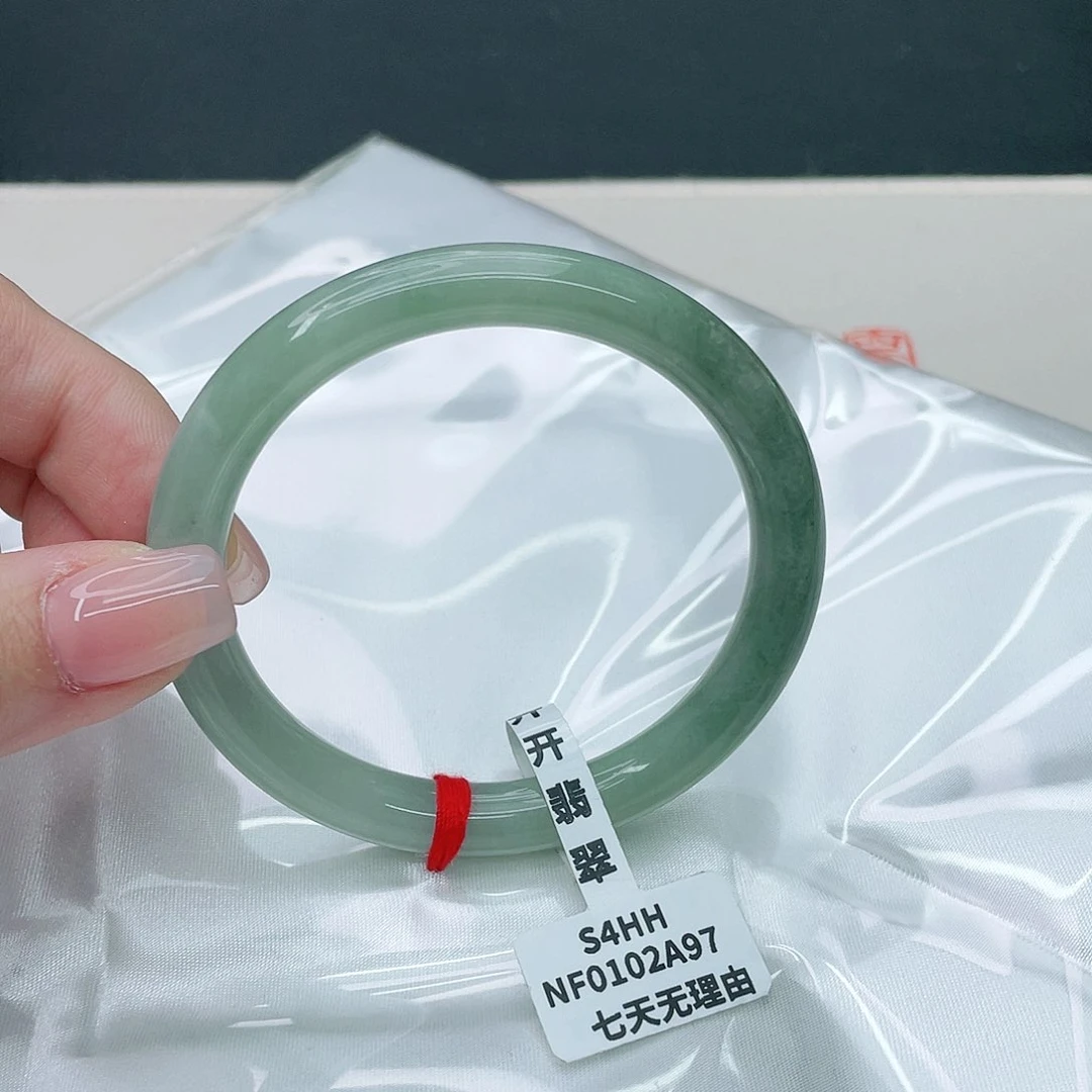 翡翠手镯未镶嵌正56.3