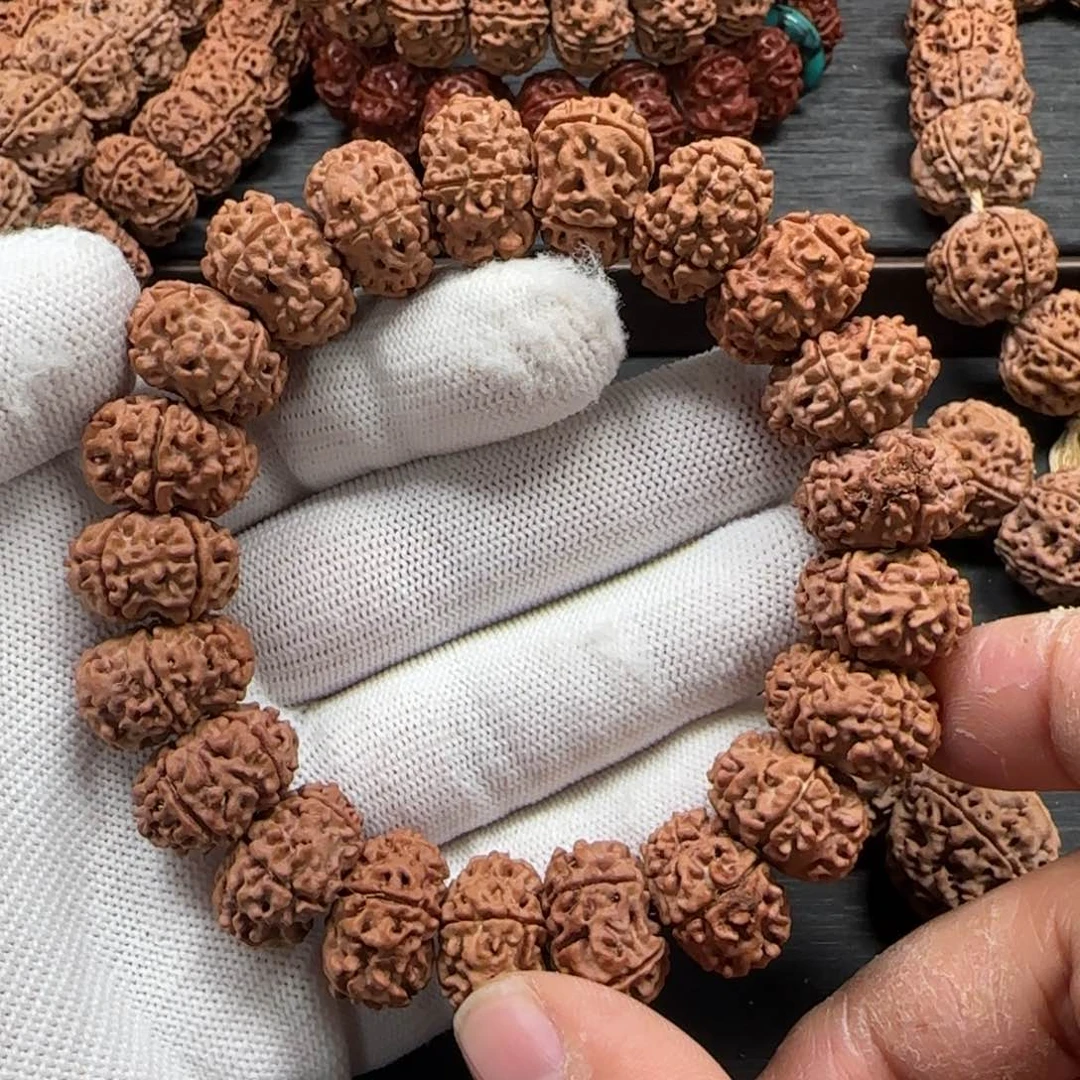 金刚菩提吊坠18+mm天然纽扣（扇面）