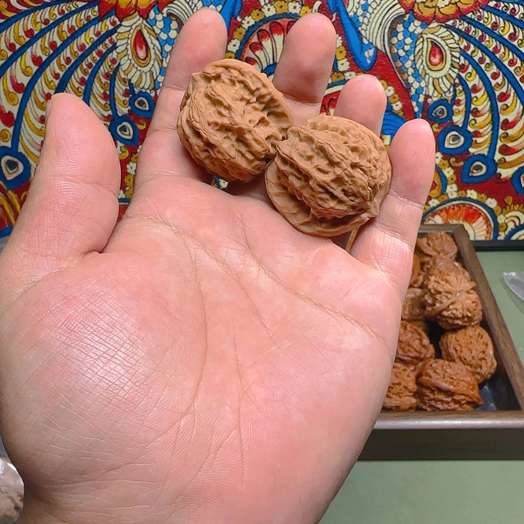 文玩核桃吊坠平闷