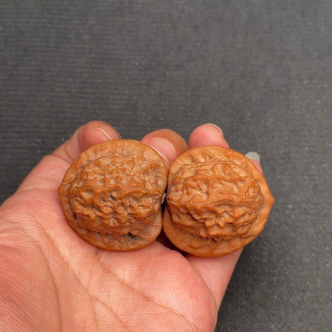 桃核把件36×35全品头茬瓷娃娃A492