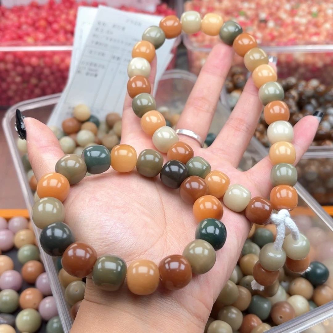 白玉菩提吊坠a13.5mm40颗。猪油膏