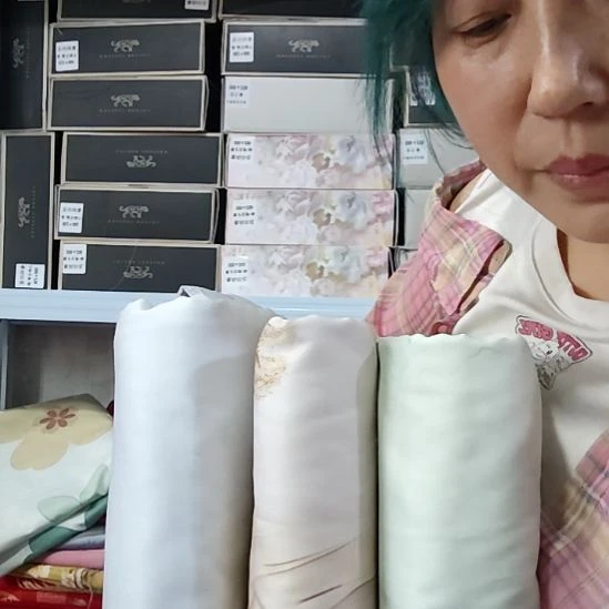 棉高端大床双人四件套拼接款带点小次品，颜色随机。