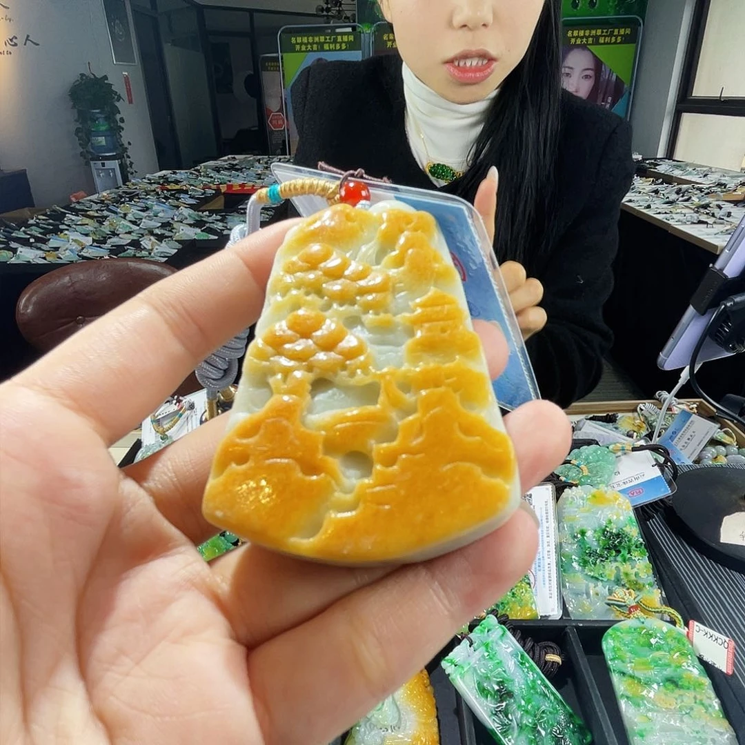 颈饰未镶嵌翡翠一