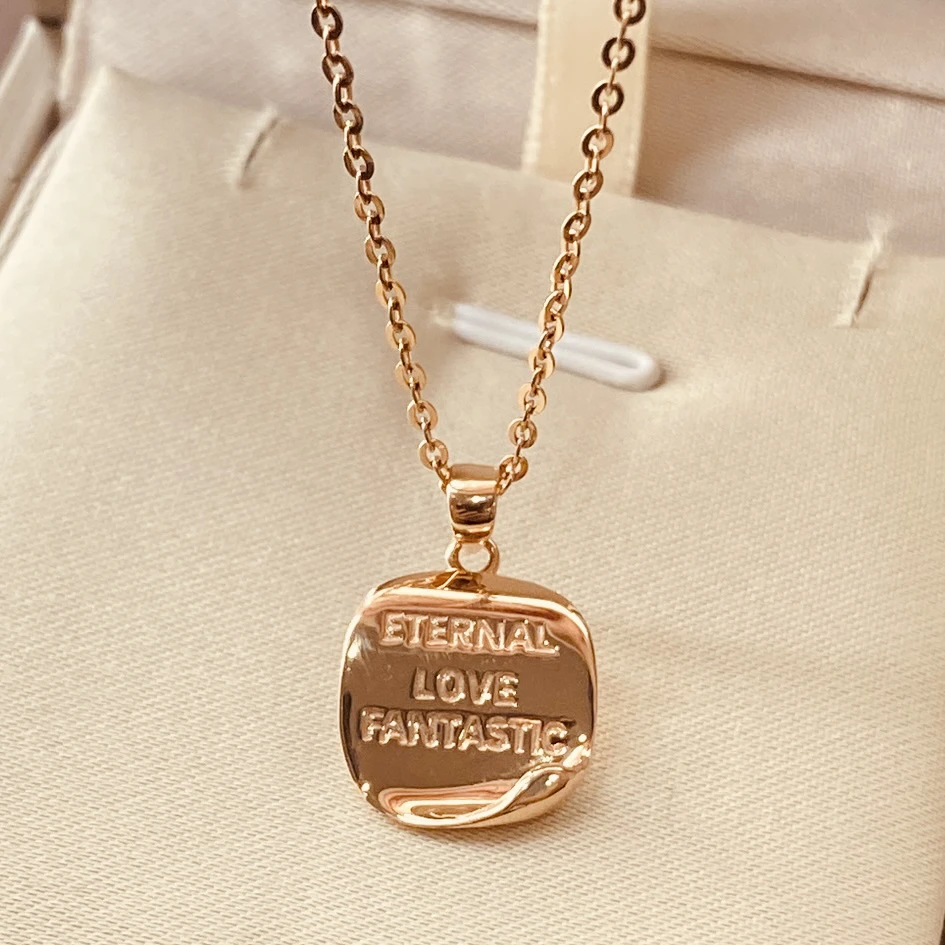 18K金方糖项链卷边方牌吊坠玫瑰金色时尚气质轻奢百搭简约经典