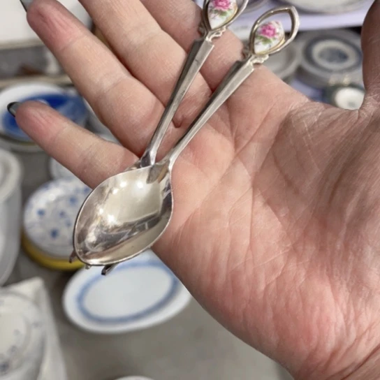 六**4瓷器及器物也在民间被