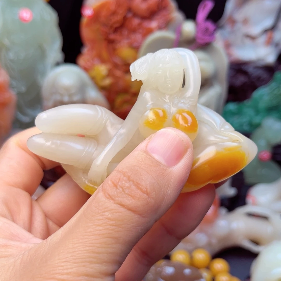 寿山石美女手玩件