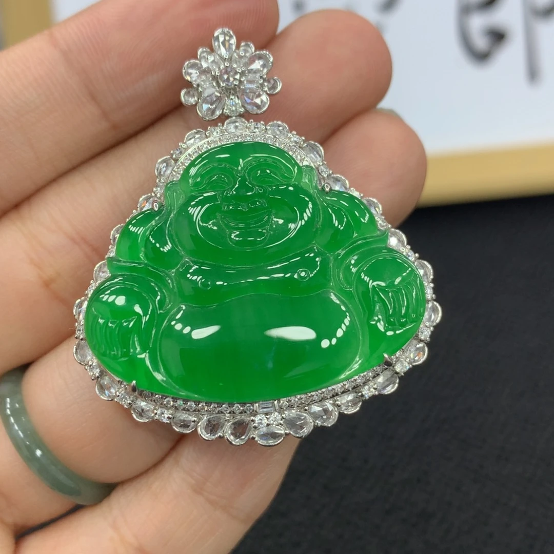 颈饰18K金镶嵌翡翠L**g佛公