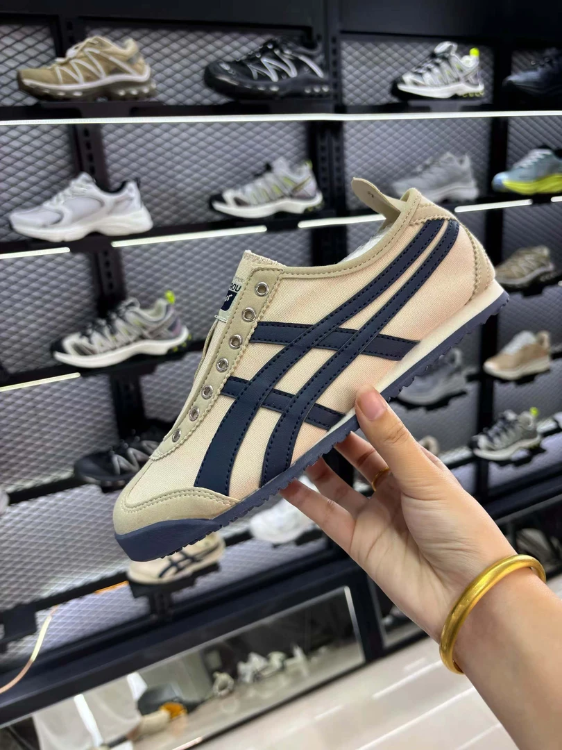 【实体店】夏季情侣款时尚百搭帆布鞋懒人一脚蹬薄款阿甘鞋